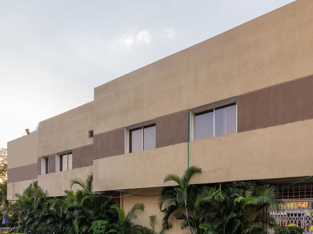 Oyo 79233 Hotel Hive Stays Kochi Extérieur photo